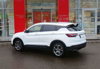 Подержанный автомобиль Geely Coolray 2023 года (6 фото)