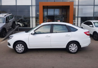 Подержанный автомобиль LADA (ВАЗ) Granta Liftback 2023 года (8 фото)