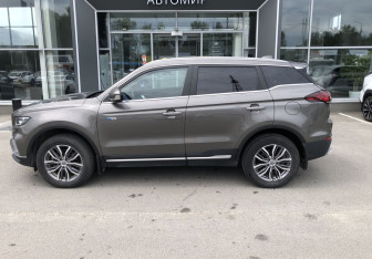 Подержанный автомобиль Geely Atlas Pro 2023 года (8 фото)