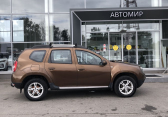 Подержанный автомобиль Renault Duster 2013 года (8 фото)