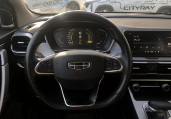 Подержанный автомобиль Geely Coolray 2023 года (11 фото)