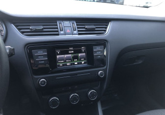 Подержанный автомобиль Skoda Octavia Liftback 2014 года (15 фото)