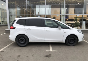 Подержанный автомобиль Opel Zafira Compactvan 2015 года (8 фото)