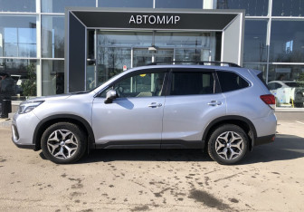 Подержанный автомобиль Subaru Forester Suv 2019 года (8 фото)
