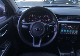 Подержанный автомобиль Kia Rio Sedan 2020 года (12 фото)
