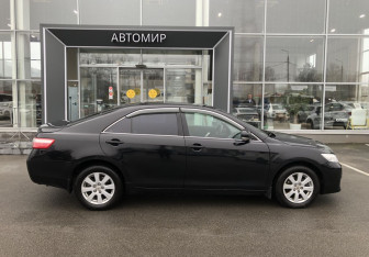 Подержанный автомобиль Toyota Camry Sedan 2009 года (8 фото)