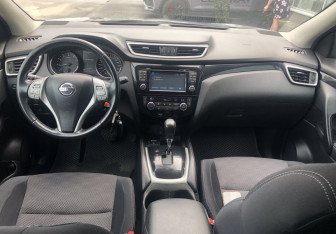 Подержанный автомобиль Nissan Qashqai 2014 года (10 фото)