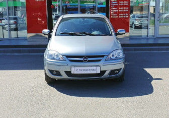 Подержанный автомобиль Opel Corsa 2005 года (2 фото)