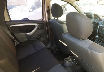 Подержанный автомобиль Renault Duster 2013 года (10 фото)