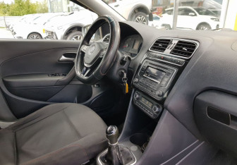 Подержанный автомобиль Volkswagen Polo Sedan 2018 года (9 фото)
