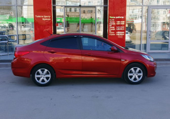 Подержанный автомобиль Hyundai Solaris Sedan 2012 года (4 фото)