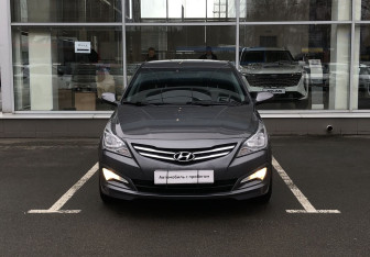 Подержанный автомобиль Hyundai Solaris Sedan 2016 года (2 фото)