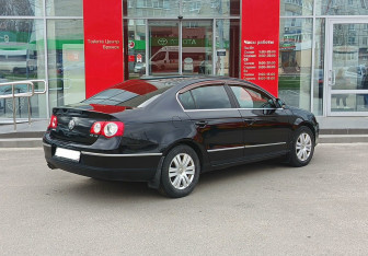 Подержанный автомобиль Volkswagen Passat Sedan 2006 года (5 фото)