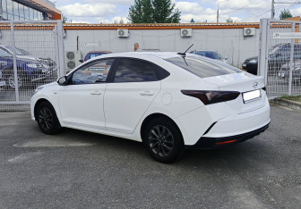 Подержанный автомобиль Hyundai Solaris Sedan 2022 года (7 фото)