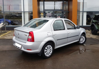 Подержанный автомобиль Renault Logan Sedan 2013 года (5 фото)