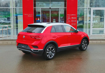 Подержанный автомобиль Volkswagen T-Roc 2020 года (5 фото)