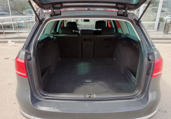 Подержанный автомобиль Volkswagen Passat Wagon 2011 года (12 фото)