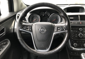 Подержанный автомобиль Opel Mokka 2012 года (13 фото)