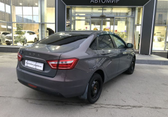 Подержанный автомобиль LADA (ВАЗ) Vesta Sedan 2017 года (5 фото)