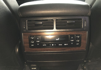 Подержанный автомобиль Toyota Land Cruiser Suv 2020 года (17 фото)