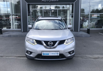 Подержанный автомобиль Nissan X-Trail 2015 года (2 фото)