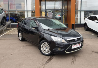 Подержанный автомобиль Ford Focus Sedan 2011 года (3 фото)
