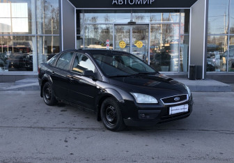 Подержанный автомобиль Ford Focus Sedan 2005 года (3 фото)