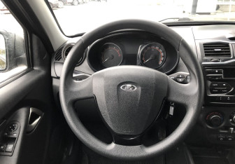 Подержанный автомобиль LADA (ВАЗ) Granta Liftback 2024 года (12 фото)