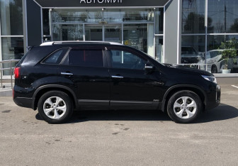 Подержанный автомобиль Kia Sorento 2013 года (4 фото)