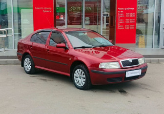 Подержанный автомобиль Skoda Octavia Liftback 2006 года (3 фото)