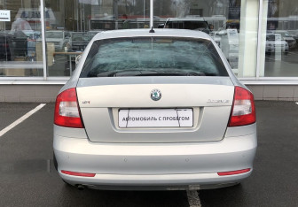 Подержанный автомобиль Skoda Octavia Liftback 2013 года (6 фото)