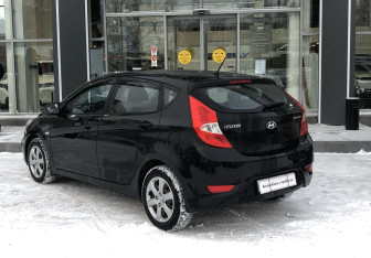 Подержанный автомобиль Hyundai Solaris Hatchback 2014 года (7 фото)