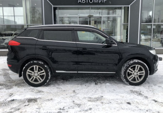 Подержанный автомобиль Geely Atlas 2018 года (4 фото)