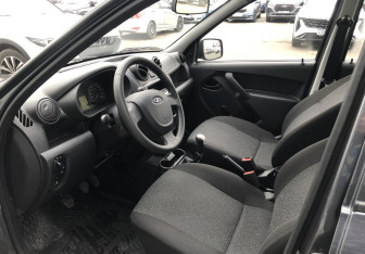 Подержанный автомобиль LADA (ВАЗ) Granta Sedan 2015 года (8 фото)