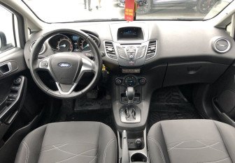 Подержанный автомобиль Ford Fiesta Hatchback 2016 года (10 фото)