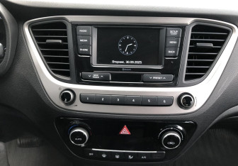 Подержанный автомобиль Hyundai Solaris Sedan 2017 года (14 фото)