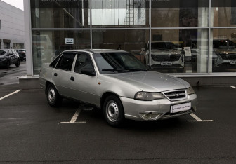 Подержанный автомобиль Daewoo Nexia Sedan 2008 года (3 фото)