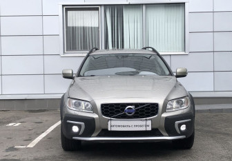 Подержанный автомобиль Volvo XC70 2014 года (2 фото)