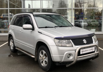 Подержанный автомобиль Suzuki Grand Vitara 2008 года (3 фото)