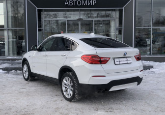 Подержанный автомобиль BMW X4 2016 года (7 фото)