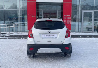 Подержанный автомобиль Opel Mokka 2013 года (6 фото)