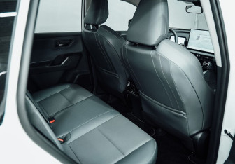 Новый Toyota RAV4 2025 (17 фото)