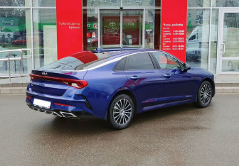 Подержанный автомобиль Kia K5 2022 года (5 фото)