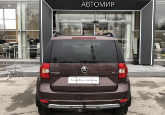 Подержанный автомобиль Skoda Yeti 2014 года (6 фото)