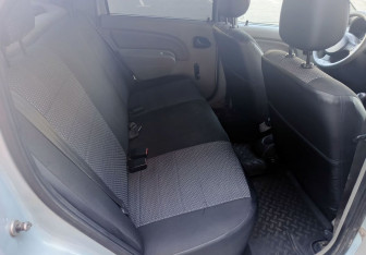 Подержанный автомобиль Renault Logan Sedan 2008 года (16 фото)