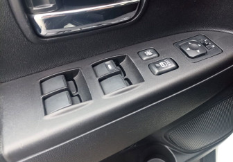 Подержанный автомобиль Mitsubishi ASX 2011 года (20 фото)