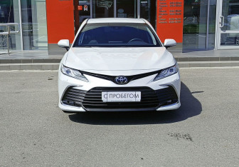 Подержанный автомобиль Toyota Camry Sedan 2021 года (2 фото)