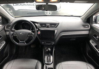 Подержанный автомобиль Kia Rio Sedan 2015 года (10 фото)