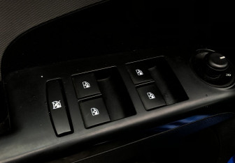 Подержанный автомобиль Chevrolet Aveo Sedan 2013 года (13 фото)
