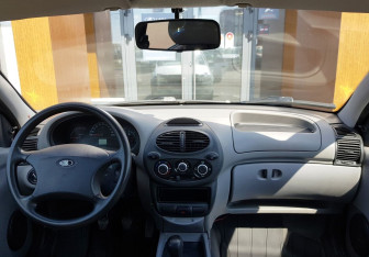 Подержанный автомобиль LADA (ВАЗ) Kalina Hatchback 2013 года (11 фото)